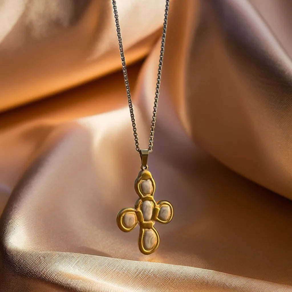 women gold necklace – minimalist wave pendant
18k gold plated necklace for women – adjustable chain
gold necklace for woman – elegant ocean-inspired design