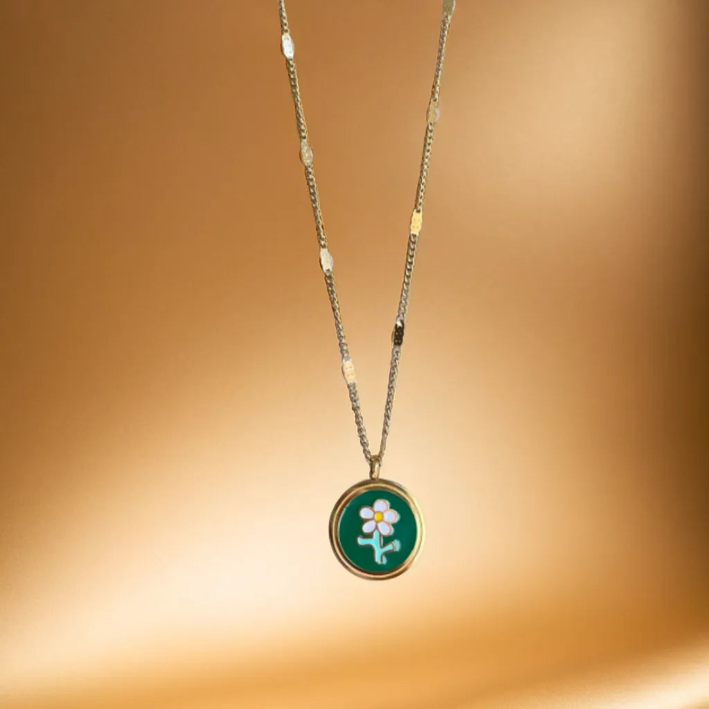 18K gold white flower necklace for women
Parisian-inspired floral pendant necklace
Elegant gold necklace with adjustable chain
Marguerite Dorée Necklace – 18K Gold White Flower Pendant
A white flower pendant necklace in 18K gold plating, inspired by French gardens. Elegant, lightweight, and adjustable for timeless, effortless charm.