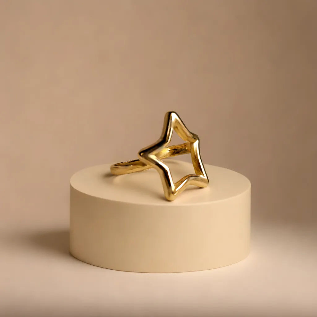 Gold Star Ring – Anneau Céleste Doré | Radiance Noire
Gold star ring with delicate celestial design, 18k gold plated and fully adjustable. A timeless symbol of hope and elegance—perfect for everyday wear.
Gold star ring for women – celestial design
18k gold plated star ring, adjustable
Minimalist celestial ring
Anneau doré étoile raffiné pour femme