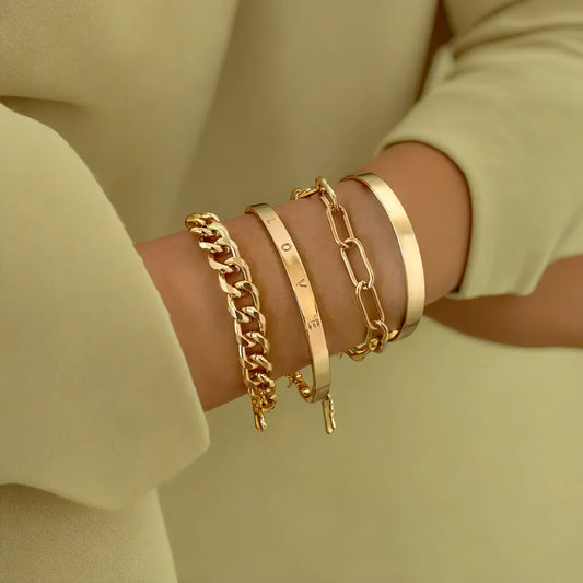 L'Or Éclatant Layered Chain Bracelet Set