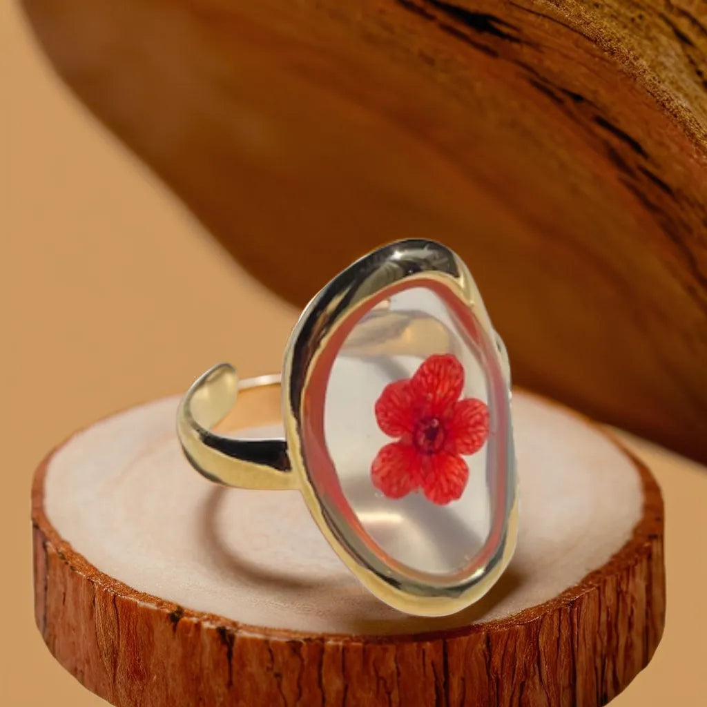 Woman Gold Ring with Pressed Flower | Bague Jardin Enchanté

Gold plated woman’s ring with real pink flower. Adjustable fit. Elegant botanical jewelry inspired by French gardens.

Woman gold ring with pressed pink flower – front angle
Gold plated botanical ring for woman – close-up of floral design
Adjustable gold ring with real flower – side profile
Bague Jardin Enchanté – romantic gold ring styled on hand