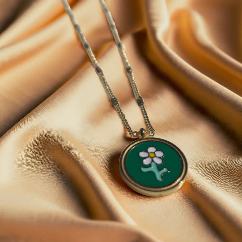 18K gold white flower necklace for women
Parisian-inspired floral pendant necklace
Elegant gold necklace with adjustable chain

Marguerite Dorée Necklace – 18K Gold White Flower Pendant

A white flower pendant necklace in 18K gold plating, inspired by French gardens. Elegant, lightweight, and adjustable for timeless, effortless charm.
