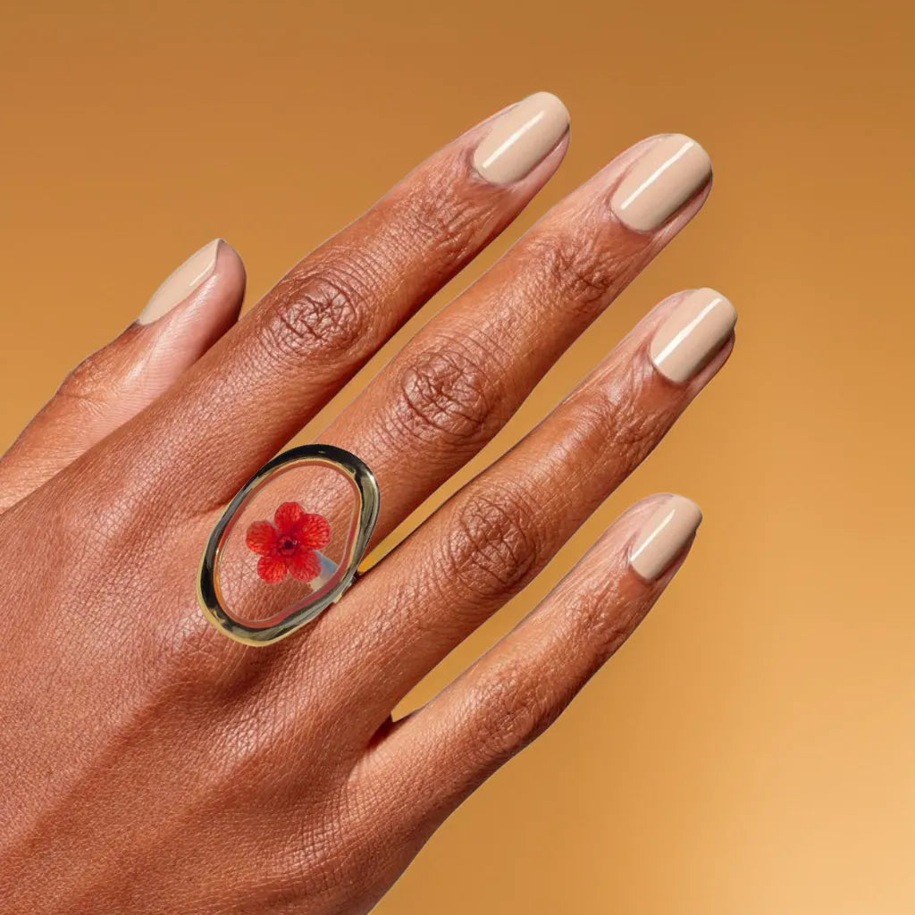 Woman Gold Ring with Pressed Flower | Bague Jardin Enchanté

Gold plated woman’s ring with real pink flower. Adjustable fit. Elegant botanical jewelry inspired by French gardens.

Woman gold ring with pressed pink flower – front angle
Gold plated botanical ring for woman – close-up of floral design
Adjustable gold ring with real flower – side profile
Bague Jardin Enchanté – romantic gold ring styled on hand