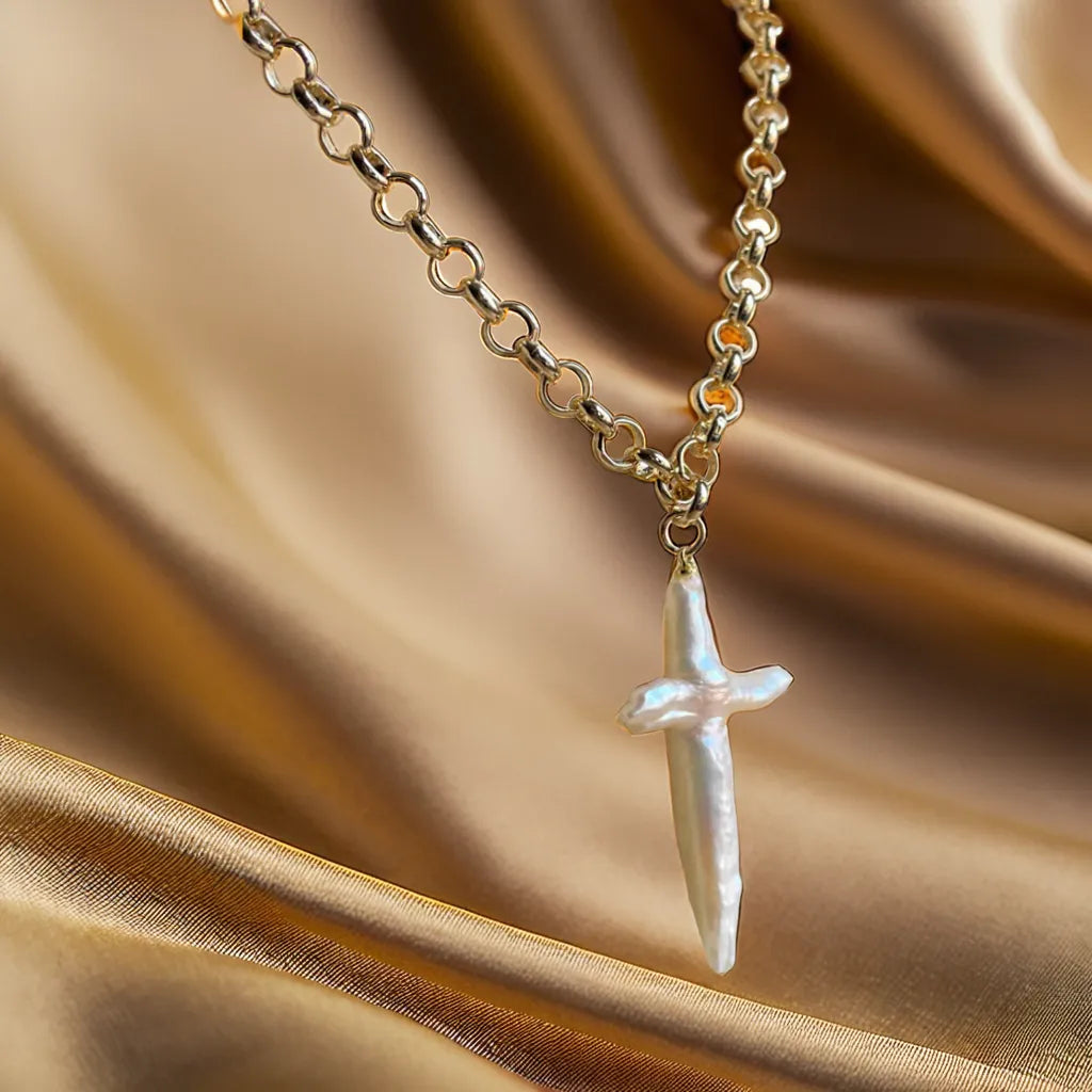 freshwater pearl cross necklace – women gold necklace close-up

18k gold plated pearl cross necklace – adjustable chain

natural pearl cross pendant – unique handmade necklace

women gold necklace – freshwater pearl cross detail